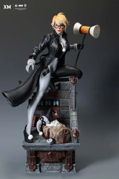 XM 1/4 Harley Quinn (Batman: White Knight) - Stealth Version (Pre-Order)