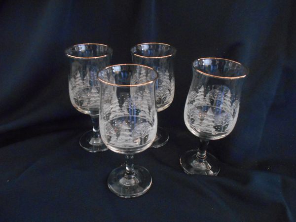 Holiday 4-Piece Wine Glass Set