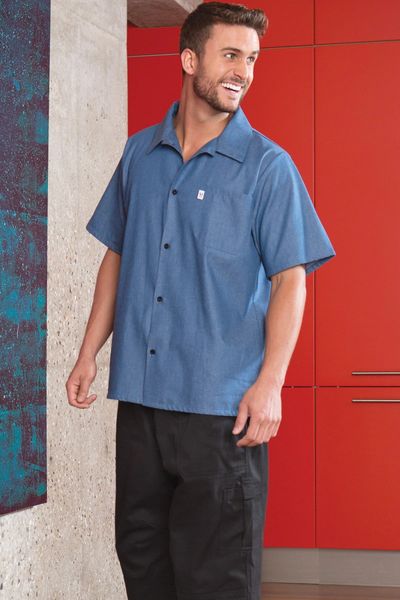 men's chambray shirt outfit