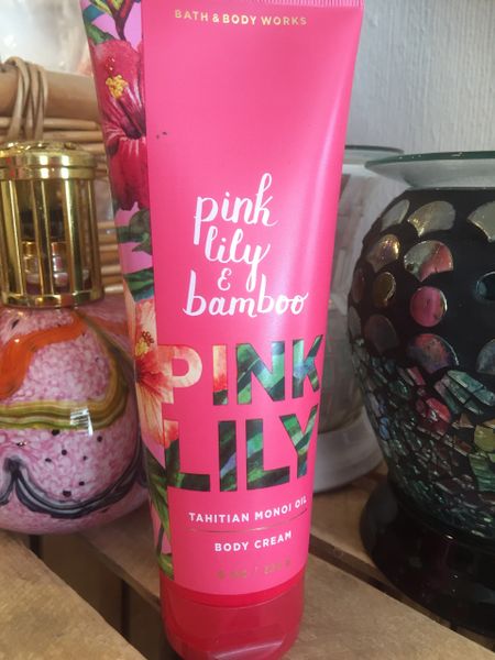 Tahiti pink lily and bamboo hot sale