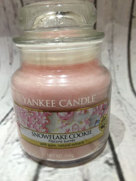 Yankee candle snowflake cookie small jar | Village Candle Addicts