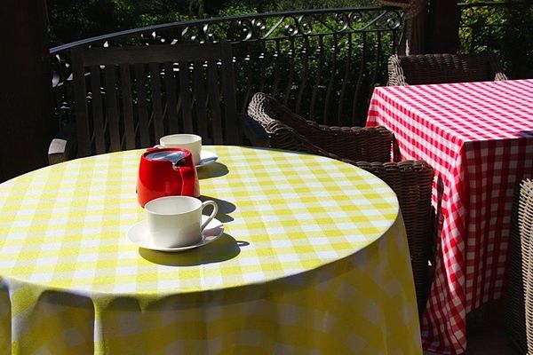 Tablecloth, Round 90" (Gingham Checkered)