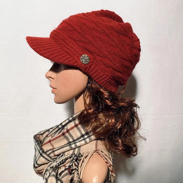 Burgundy store winter hat