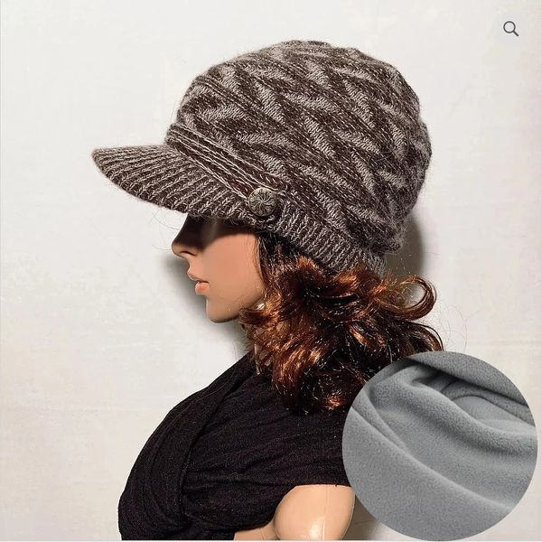 Fleece hat with store ponytail hole