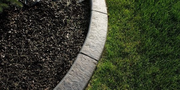 <img src="curbing.jpg" alt="concrete landscape curbing">