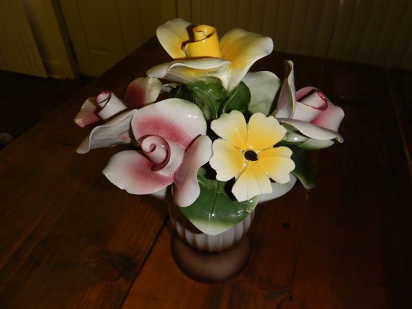 Capodimonte Flower Vase Pandjtreasures