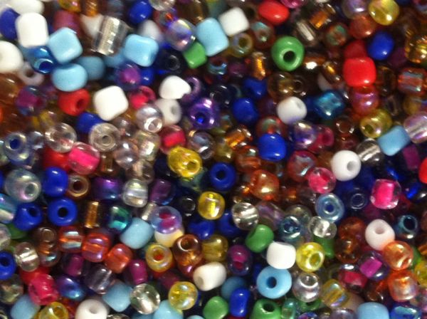 The Bead and Button Box Glass seed beads 6/0 (4mm) Rainbow of colours 75g Great Colours Loads of small Beads