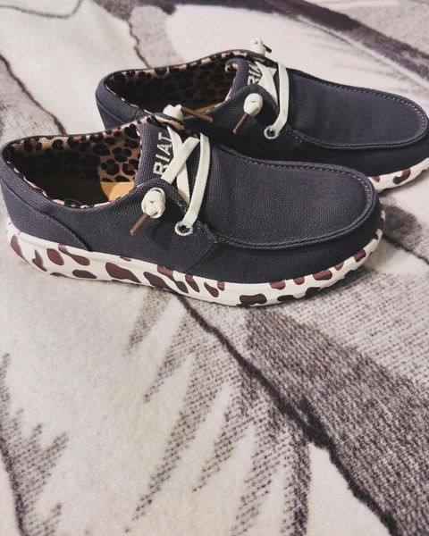 Charcoal Leopard Hilo