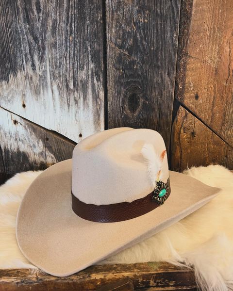 Saddle Up Hat Lainey Wilson X Charlie 1 Horse