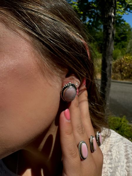 Pink Conch Stud Earrings