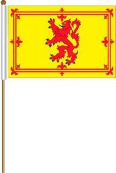 SCOTLAND RAMPANT LION LARGE 12" X 18" INCHES COUNTRY STICK FLAG ON 2 FOOT WOODEN STICK .. NEW AND IN A PACKAGE.