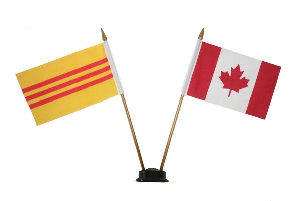 SOUTH VIETNAM & CANADA SMALL 4" X 6" INCHES MINI DOUBLE COUNTRY STICK FLAG BANNER ON A 10 INCHES PLASTIC POLE .. NEW AND IN A PACKAGE