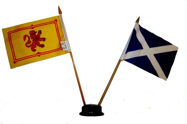 SCOTLAND : RAMPANT & ST. ANDREW CROSS SMALL 4" X 6" INCHES MINI DOUBLE COUNTRY STICK FLAG BANNER ON A 10 INCHES PLASTIC POLE .. NEW AND IN A PACKAGE