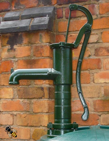 Hand Water Pump Working Cast Iron or Garden Ornament Water Feature Green