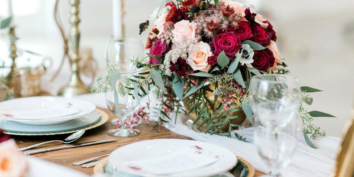 Wedding flowers on the Sweetheart Table.