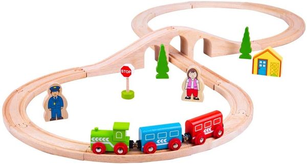 BIGJIGS....... FIGURE of EIGHT ....WOODEN TRAIN SET