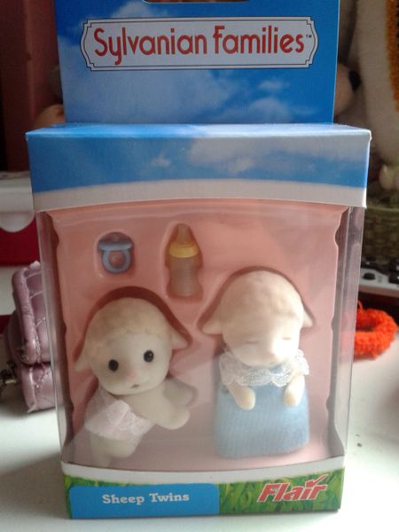 SYLVANIAN FAMILIES SHEEP BABY TWINS SEAN AND SHONA DALE