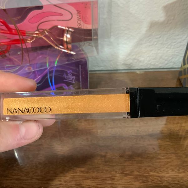 Nanacoco liquid lipstick Roman gold