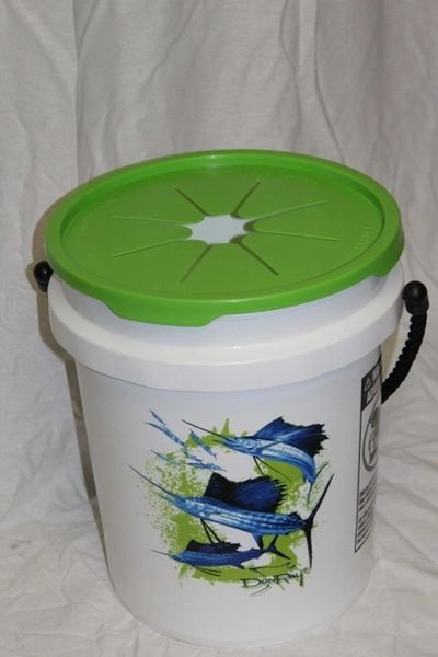 LitterBin 5 Gallon with handle on the bottom Green Lid