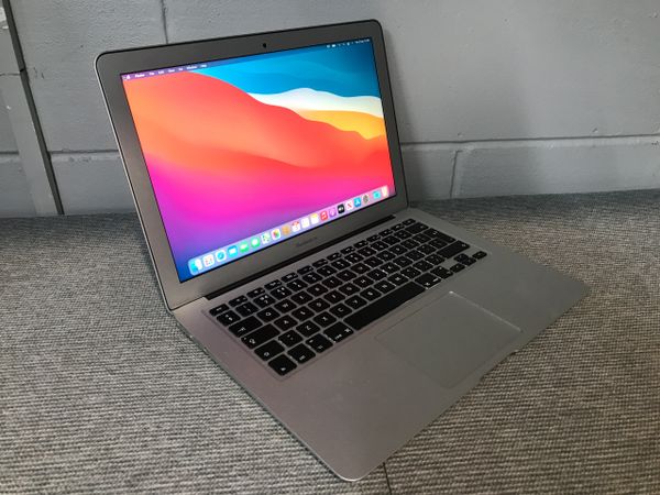 Apple MacBook Air 13" 2017 Model