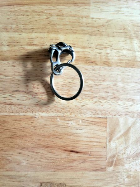 Stainless steel keyring with tiger head clasp