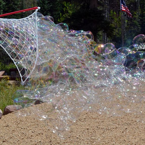 105-Section (red) Net & 3-Foot (blue) String Wands & (1) Bubble Kit