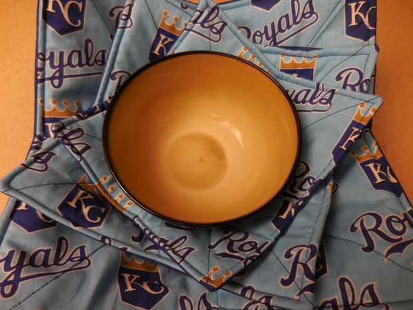 Microwaveable Bowl Cozy / Royals