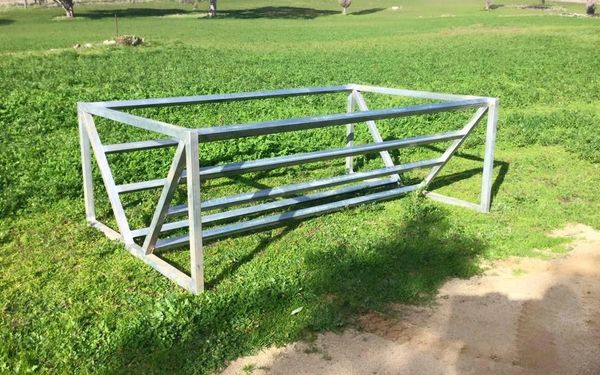 Square Round Bale Feeder Bm Jl Corcoran Livestock Handling