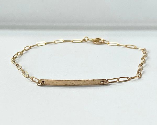 Gold thin textured bar paperclip bracelet