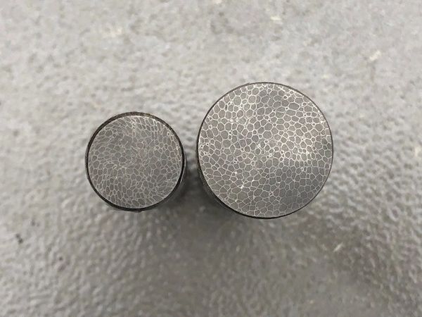 1.25" dia x 4.40" Dragonskin Carbon Damacus