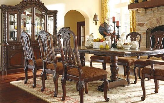 Northshore Dining Table 2 Leafs 8 Chairs