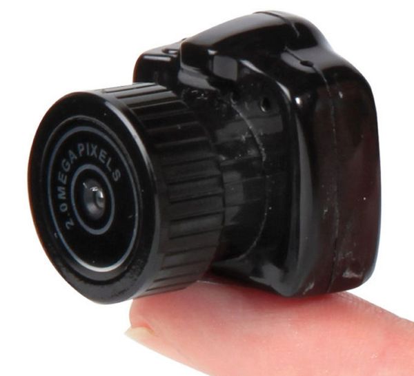 SPY CAMERA - ? worlds smallest ? - easy to use - *NEW - box slightly worn