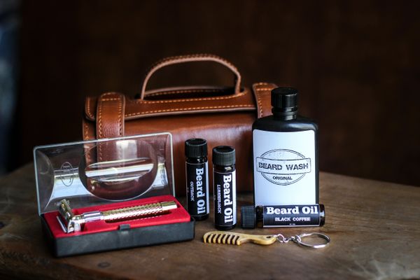 Men's Leather Toiletry Bag and Accessories
