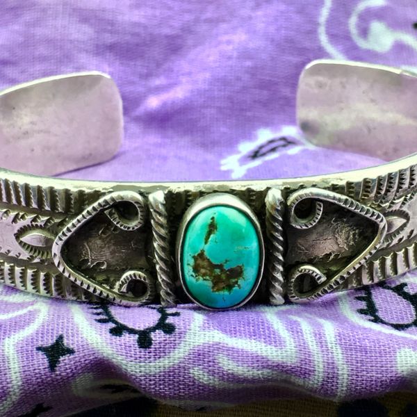 SOLD 1920s INGOT SILVER CHISEL & ARROW STAMPED SMALL OVAL BLUE TURQUOISE STONE MEDIUM WRIST CUFF BRACELET