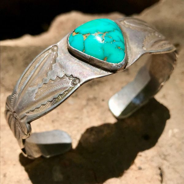 SOLD 1930s VIVID BLUE ROYSTON RAIN DROP SHAPED TURQUOISE STONE ON INGOT SILVER STAMPED WHIRLING LOG TERMINALS CUFF BRACELET