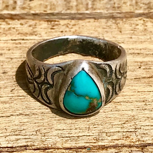 SOLD 1910s HANDMADE STAMPS INGOT SILVER RAINDROP BLUE TURQUOISE SMALL PUEBLO RING