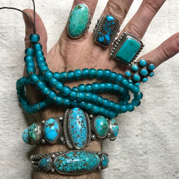 1920s INDIAN TURQUOISE GLASS WHITEHEARTS PADRE PONY TRADE BEAD NECKLACE 22” LONG