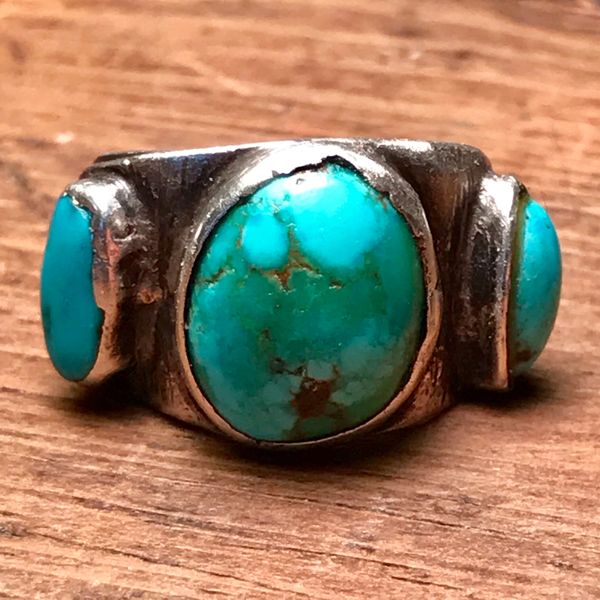 SOLD 1920s ROUND 3 BLUE TURQUOISE STONE I GOT SILVER SPLIT SHANK PINKY RING