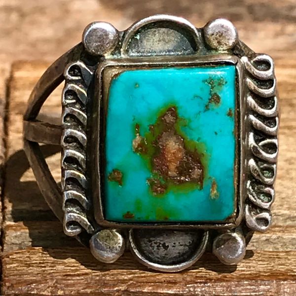 SOLD 1940s ROYSTON UE & GREEN TURQUOISE SQUARE SILVER PINKY RING