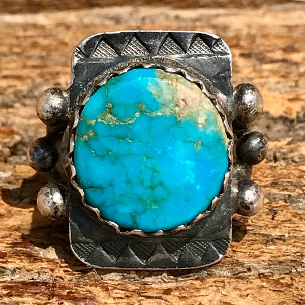 SOLD 1940s SIGNED AUSTIN WILSON VIVID NEON BLUE ROUND TURQUOISE SILVER PINKY RING