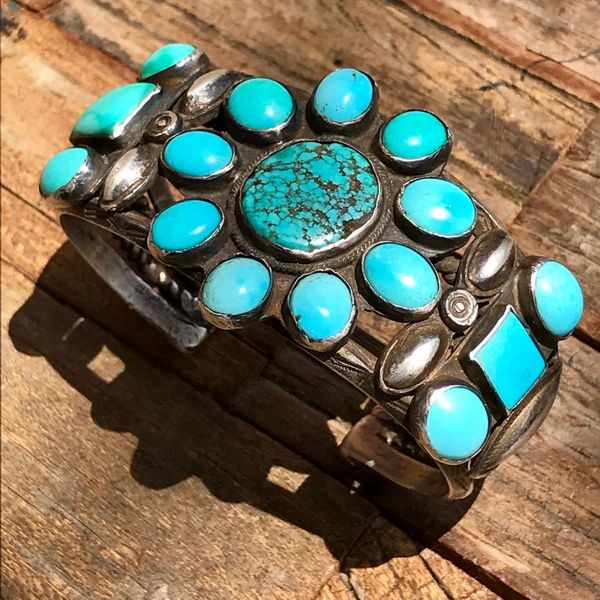 1920s ZUNI CLUSTER PETIT POINT BLUE & GREEN & EVEN ONE NUMBER 8 STONE SILVER CUFF BRACELET