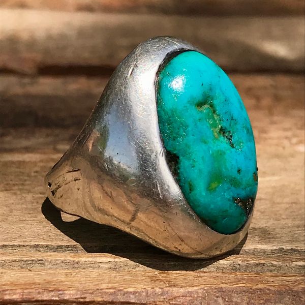 1940s MENS SANDCAST SILVER OVAL VIVID BLUE TURQUOISE RING