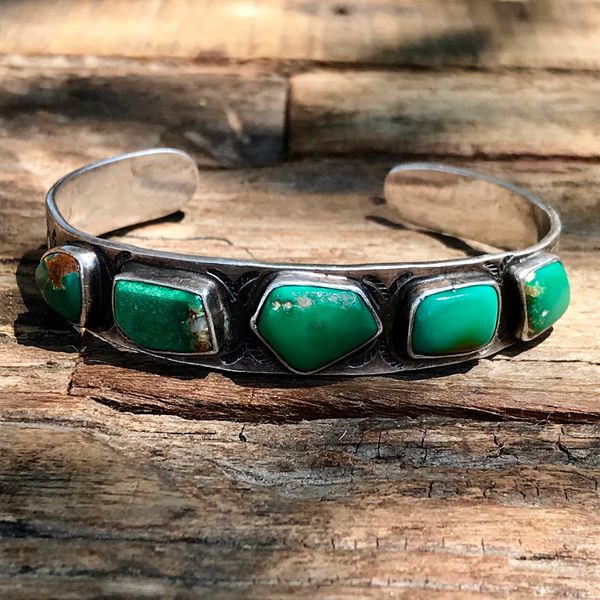 SOLD 1940s CERILLOS GREEN QUARTZ MATRIX TURQUOISE ARROW STAMPED SILVER ROW CUFF