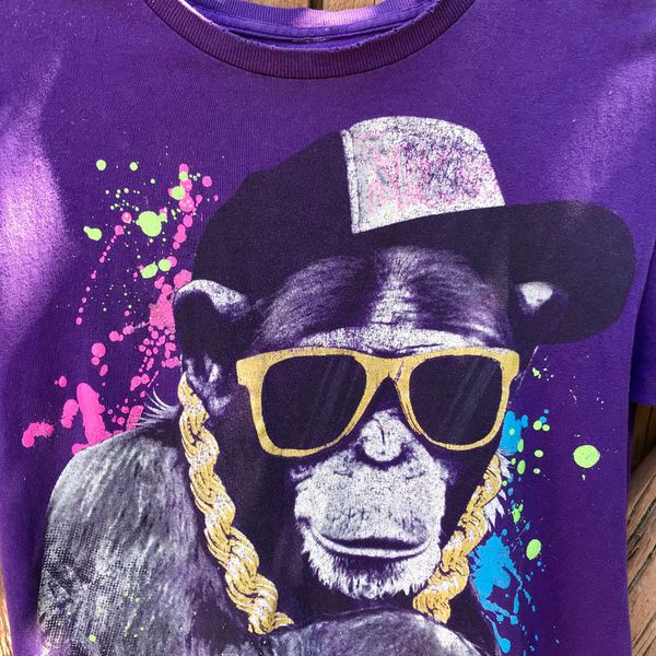 RAPPER HIP HOP GOLD CHAIN TRUCKER CAP MONKEY CHIMPANZEE PURPLE T-SHIRT