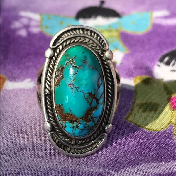 SOLD 1930s OVAL DOMED ROYSTON VIVID BLUE & GREEN TURQUOISE ORNATE SILVER RING