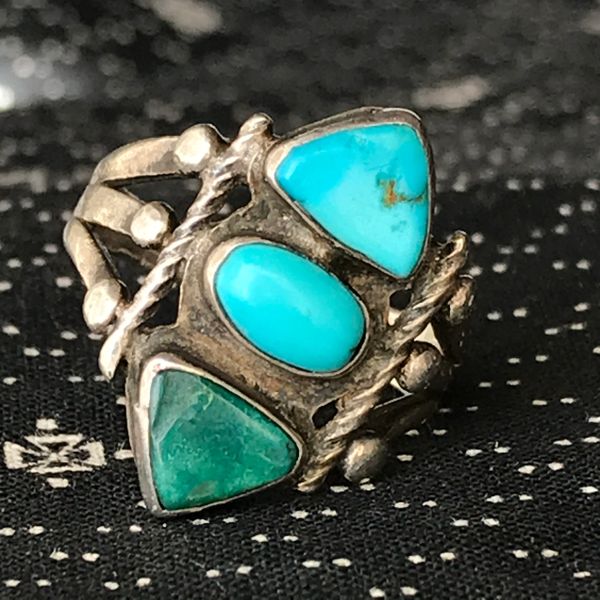 SOLD 1920s STOPLIGHT STYLE SMALL BLUE & GREEN PAWN OLD RING