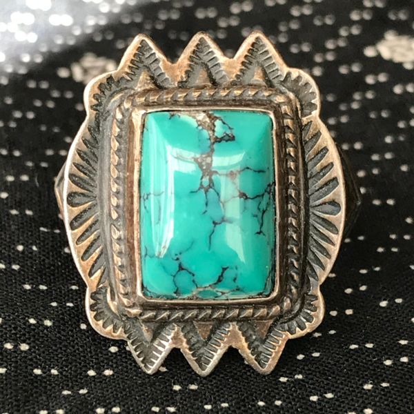 SOLD 1930s ORNATE ELABORATE TRADING POST FRED HARVEY ERA BLUE DOMED SPIDERWEBBED BLUE TURQUOISE RECTANGLE SILVER RING