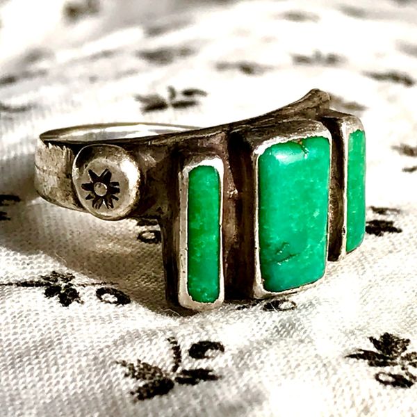 SOLD 1930s UNUSUAL RARE INGOT SILVER ADJUSTABLE CERILLOS GREEN SILVER BAND RING