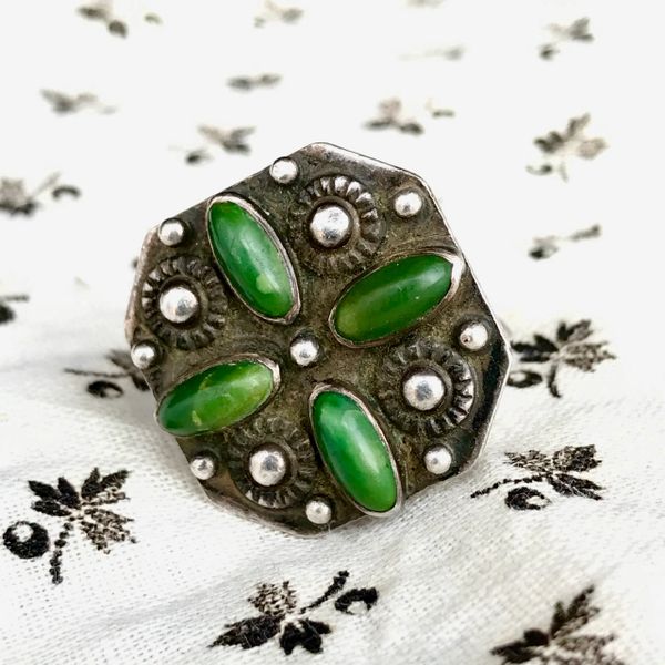 SOLD 1940s FRED HARVEY ERA CERILLOS GREEN TURQUOISE TOURISM SILVER SMALL ZUNI CLUSTER RING