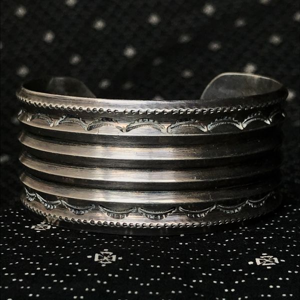 注目のブランド 1930s Silver Navajo Bracelet Ingot Stamped Cuff